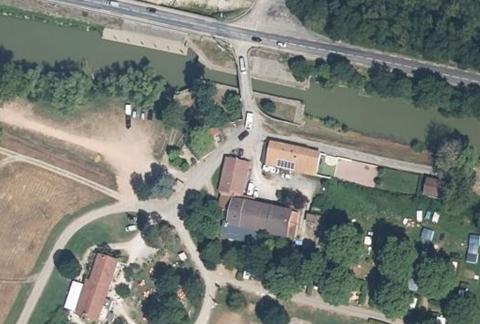 Vue aérienne du Camping aux Rives du Soleil à Pont-de-Vaux