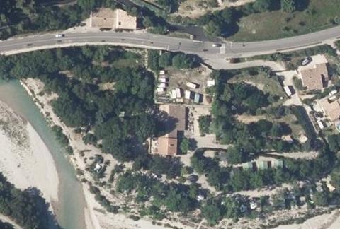 Vue aérienne du Camping Bivouac de l’Eygues à Aubres