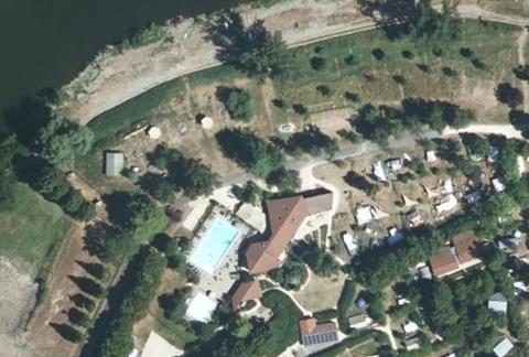 Vue aérienne du Camping Cosycamp’’ à Chamalières-sur-Loire