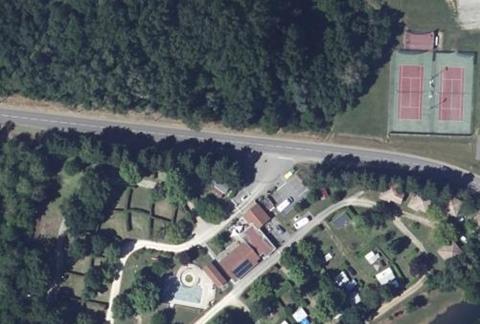 Vue aérienne du Camping de la Lone à Saint-Pierre-de-Bœuf