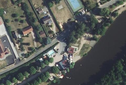Vue aérienne du Camping des Nières à Ébreuil