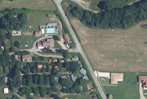 Vue aérienne du Camping du Bas Larin à Félines