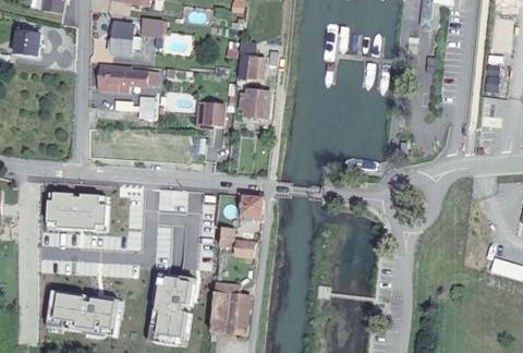 Vue aérienne du Camping du Canal à Kembs