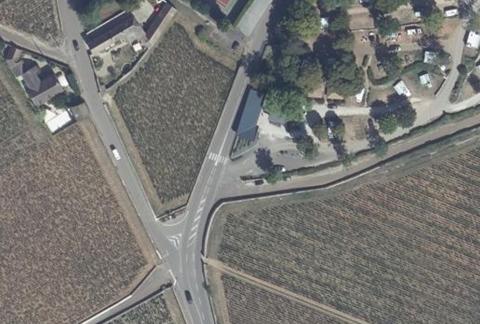 Vue aérienne du Camping Huttopia Meursault à Meursault
