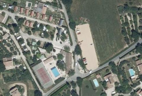 Vue aérienne du Camping la Cerise à Malemort-du-Comtat