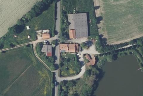Vue aérienne du Camping la Chagnée à Saint-Aubin-le-Cloud