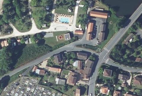 Vue aérienne du Camping la Cigaline à Montpon-Ménestérol