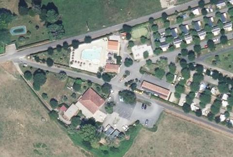 Vue aérienne du Camping la Ferme des 4 Chênes à Urt