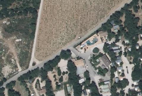 Vue aérienne du Camping la Montagne à Sorgues