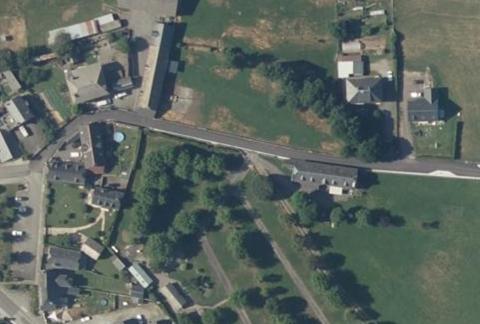 Vue aérienne du Camping la Prairie à Lau-Balagnas
