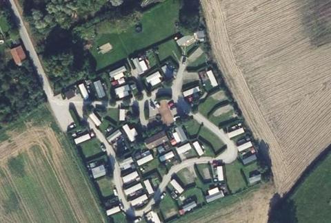Vue aérienne du Camping la Roseraie à Moulle