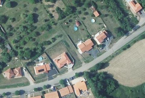 Vue aérienne du Camping la Tuilerie à Vic-sur-Seille
