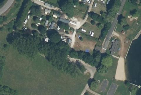 Vue aérienne du Camping le Bourgogne à Villeneuve-sur-Yonne