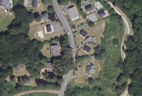 Vue aérienne du Camping le Domaine du Lac Chambon à Murol