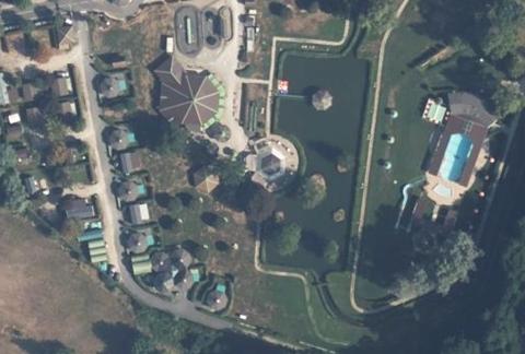 Vue aérienne du Camping le Lac à Jojo à Orcier