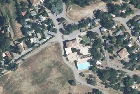 Vue aérienne du Camping le Mas de Chavetourte à Saint-Alban-Auriolles