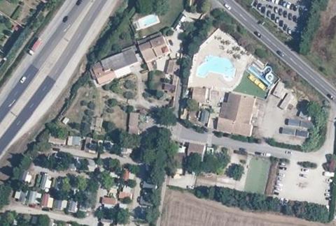 Vue aérienne du Camping le Mas de l’Isle à Lunel