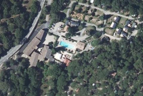 Vue aérienne du Camping le Mas de Reilhe à Crespian