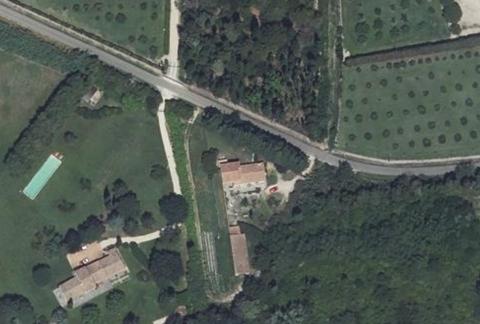 Vue aérienne du Camping le Pesquie à Eygalières