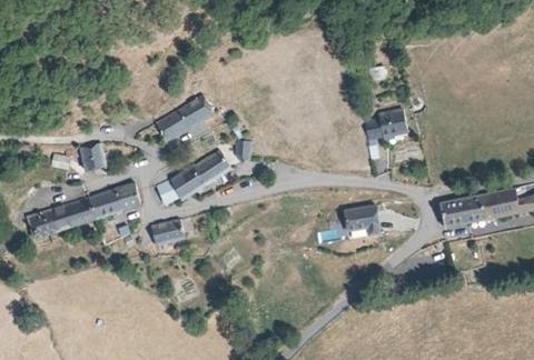 Vue aérienne du Camping le Vallagnon à Laveissière
