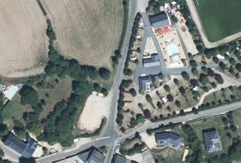 Vue aérienne du Camping les Calquières à Sévérac-le-Château