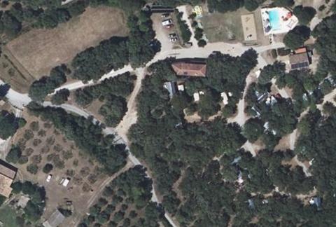 Vue aérienne du Camping les Chênes à Junas
