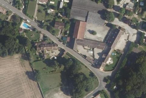 Vue aérienne du Camping les Grouettes à Villemer