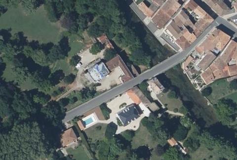 Vue aérienne du Camping les Platanes à Montignac-Charente