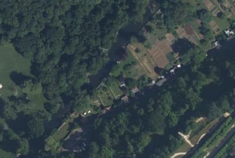 Vue aérienne du Camping Municipal de Vauchiron à Lusignan
