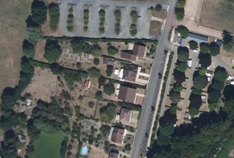 Vue aérienne du Camping Municipal du Port Liberge à Vaas