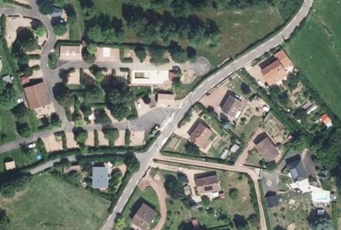 Vue aérienne du Camping Municipal les Feuilles à Chauffailles
