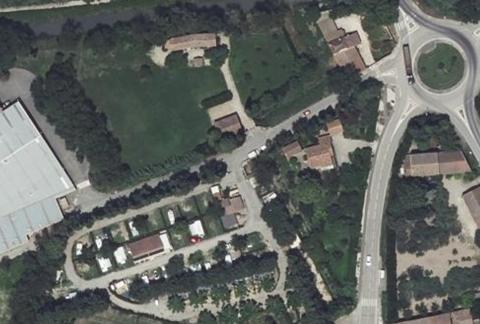Vue aérienne du Camping Porte des Alpilles à Saint-Étienne-du-Grès