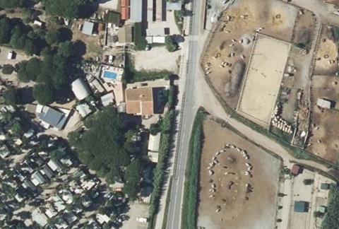 Vue aérienne du Camping Yelloh ! Village Secrets de Camargue à Le Grau-du-Roi