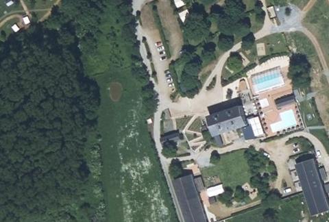 Vue aérienne du Écoétang Camping de l’Étang à Brissac-Quincé