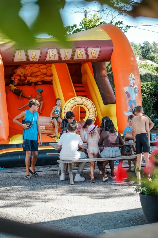 Photo du Camping Provence Vallée, fournie par Glampings