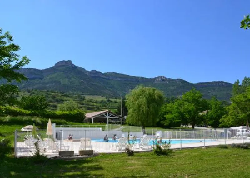 Photo du Camping Onlycamp les Tuillères, fournie par Glampings