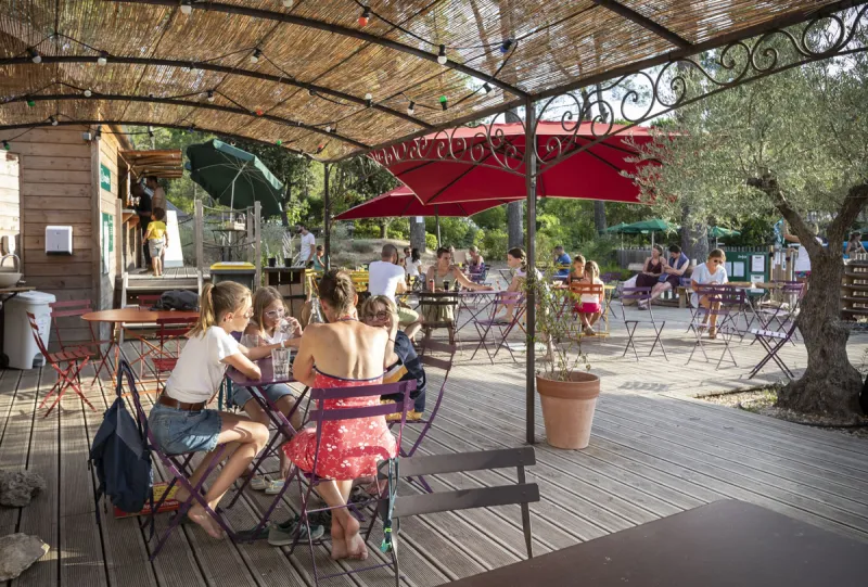 Photo du Camping Huttopia Fontvieille, fournie par Glampings