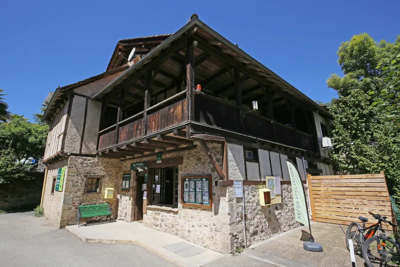 Photo du Camping Huttopia Beaulieu sur Dordogne, fournie par Glampings