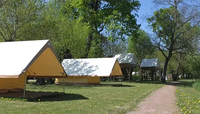 Photo du Camping du Port Caroline, fournie par JetCamp