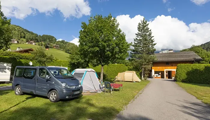 Photo du Camping le Clos du Pin, fournie par JetCamp