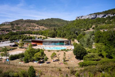 Camping Domaine la Roche d’Ully