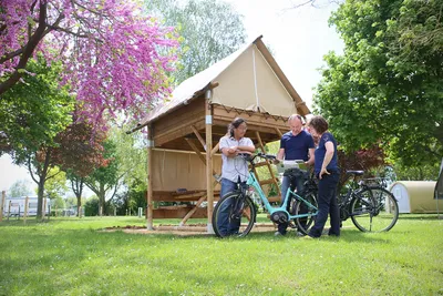 Camping les Rives du Douet