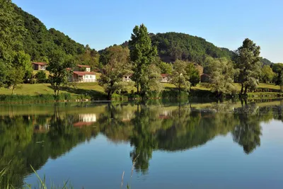 Camping le Domaine du Lac de Champos