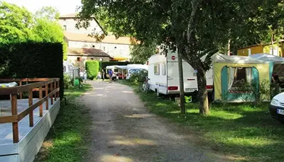 Camping les Eaux Vives