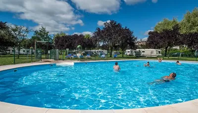 Camping les Boucles de la Moselle
