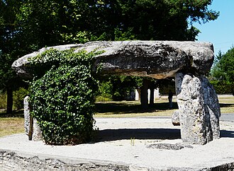 Photo : Dolmen de Peyrelevade