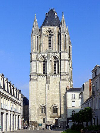Photo : La Tour Saint Aubin