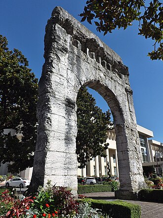 Photo : Arc de Campanus