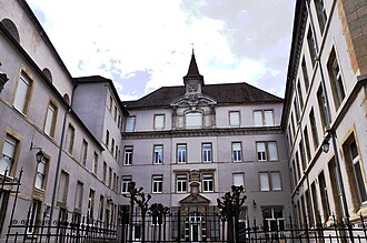 Photo : Ancien college des jesuites