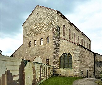 Photo : Ancienne église Saint-Pierre-aux-Nonnains
